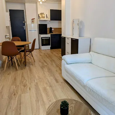 Sous La Tour Apartment Poligny  Exterior photo